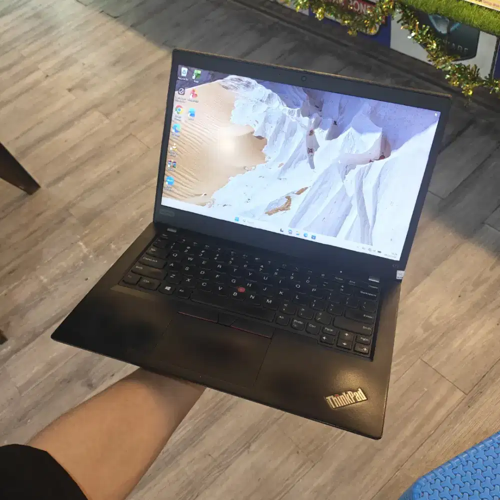LENOVO THINKPAD CORE I7 RAM 8GB SSD 256GB SIAP PAKAI