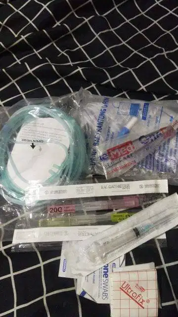 Menyediakan jasa Caregiver lansia