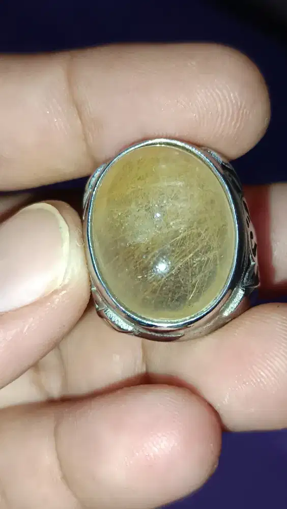 Batu cendana serat emas