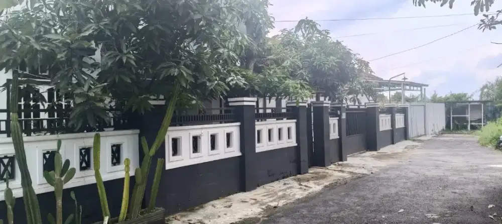 Rumah besar murah lokasi strategis di Banjar Indah nego sampai deal