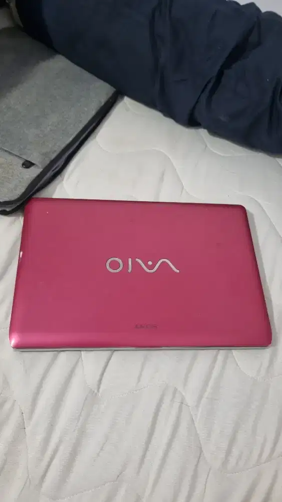 Laptop Sony VAIO VPCYB15AG Pink AMD E350 4GB 320GB Win 7 starter Ori