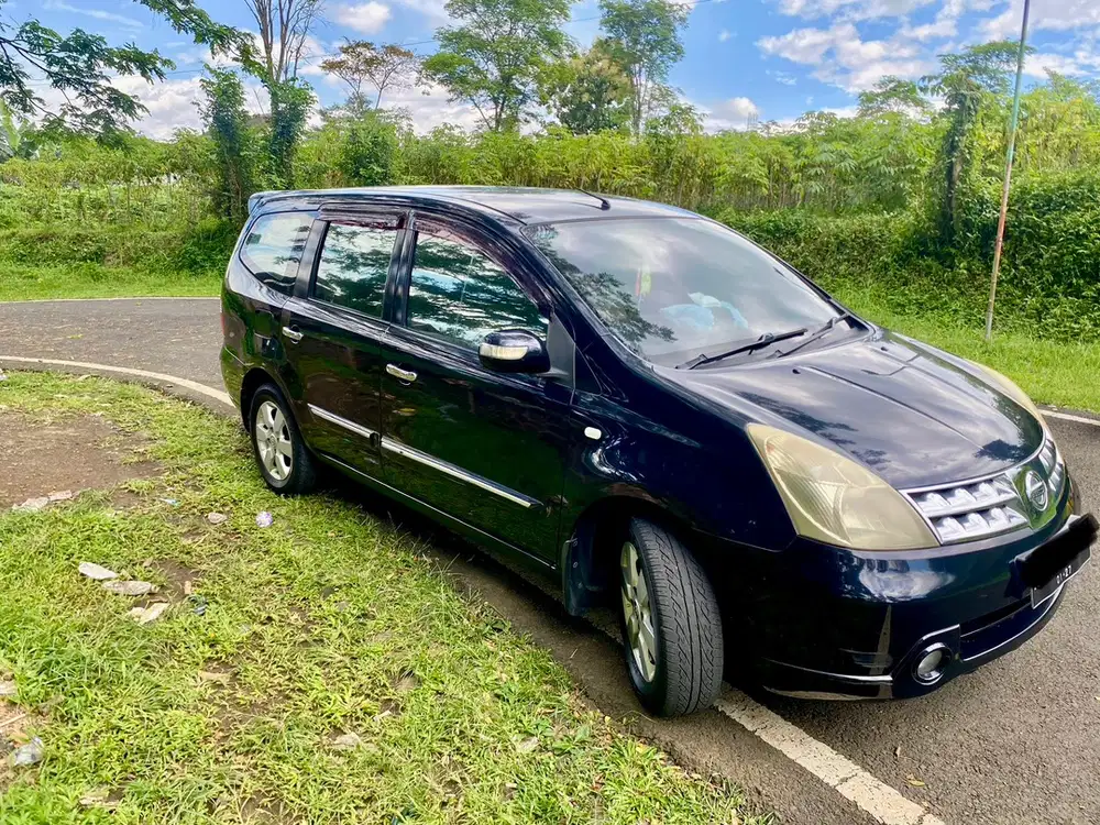 Nissan Grand livina 2010 Bensin