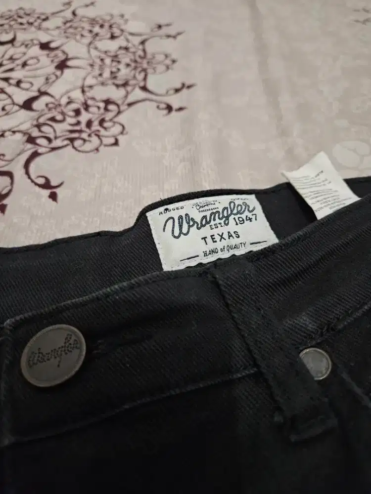 (preloved) Celana jeans panjang wrangler hitam