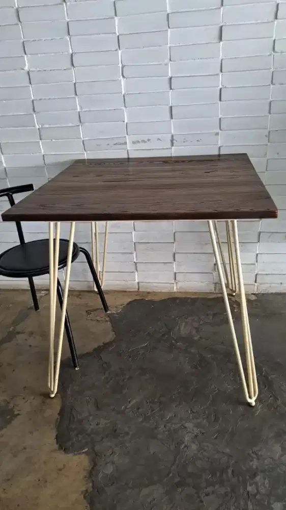 Informa Manley Meja Cafe