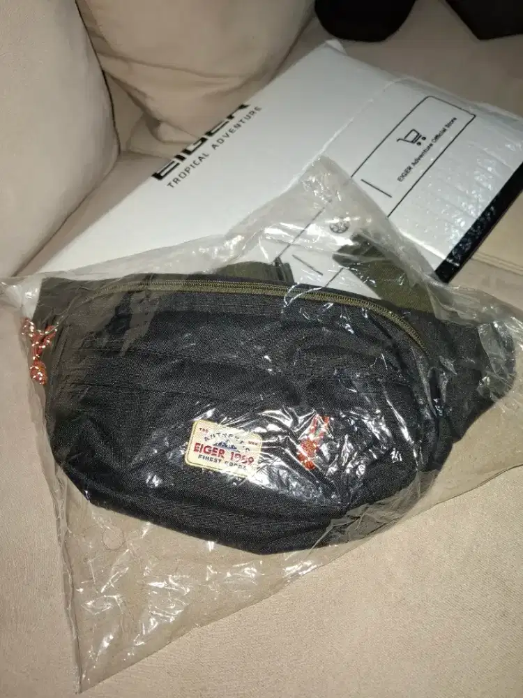 Tas Selempang Eiger Sender 3.1 Hitam