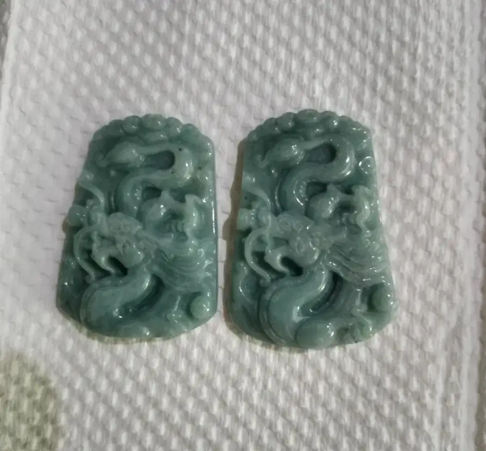 Liontin Naga batu giok