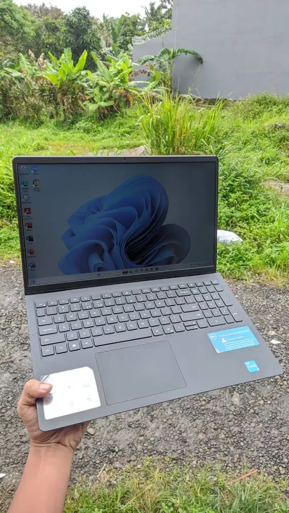 Laptop Dell Inspiron 15 3000 Core i5 Gen 11 RAM 8GB SSD Siap Pakai
