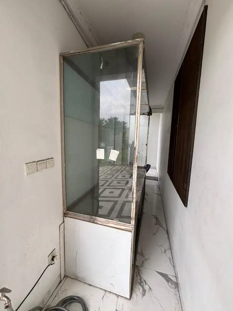 Lemari Stainless Rak Kaca Etalase Display Bekas Restoran