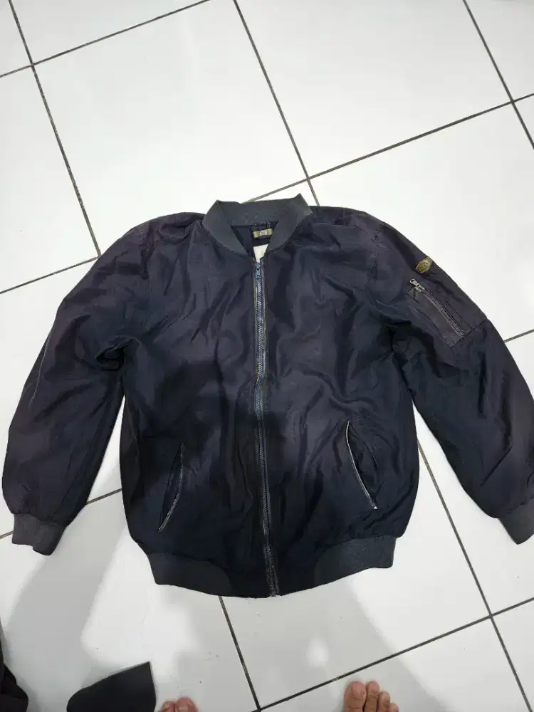 (preloved) bomber jacket merk nevada ukuran L