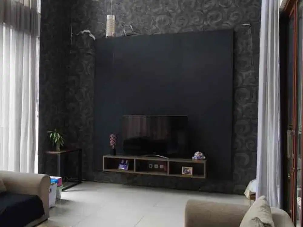 Jual taman mekar utama (mkr wangi)
luas 287/500
3 lantai 
5 kmr tdr +1
5 kmr mandi +1
shm 
lbr muka 12m
Hadap selatan
Listrik 5500W
Air submersible 
hrg 6.8M nego fn