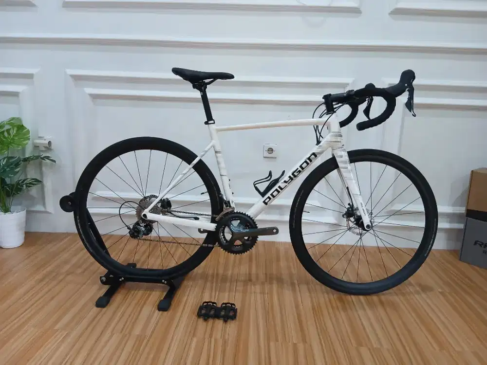 ROADBIKE POLYGON STRATTOS S4D HIDROLIS DISCBRAKE SIZE L