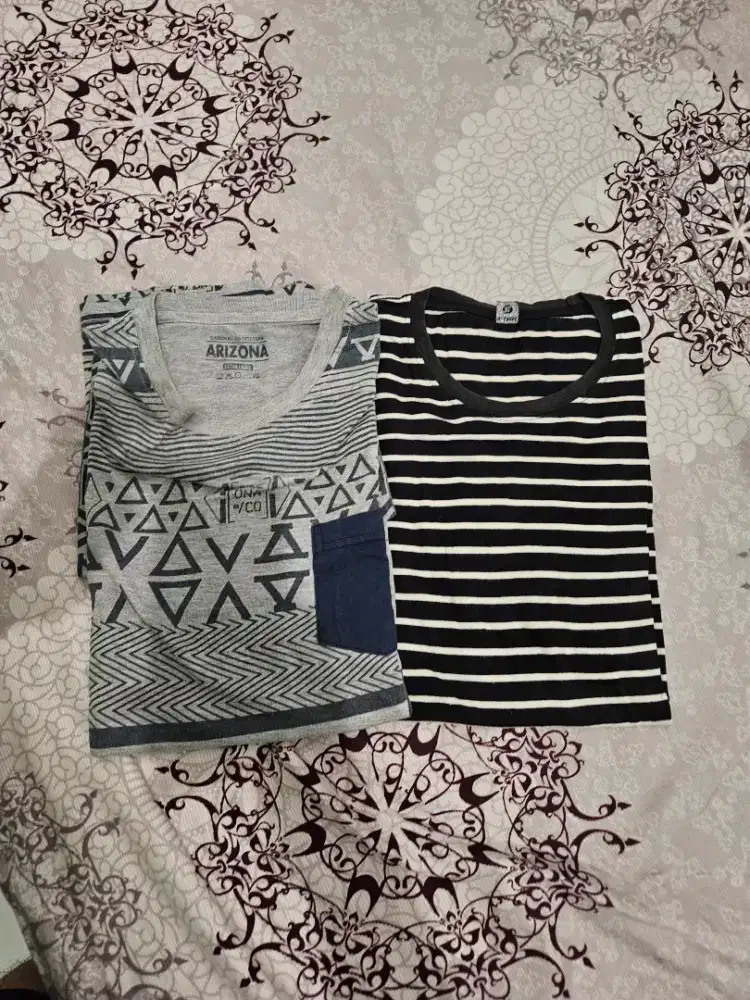 Preloved kaos 2 biji ukuran L to XL