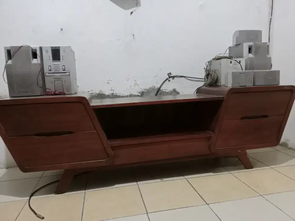 Lemari pajangan/buffet