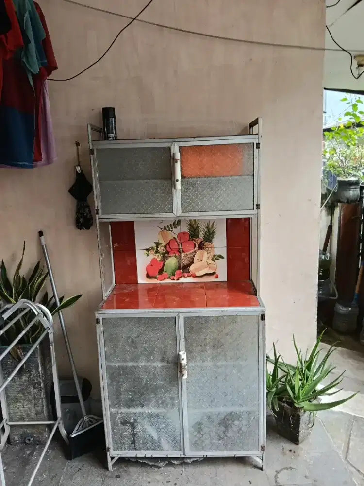 Rak piring bekas ( kondisi apa adanya )