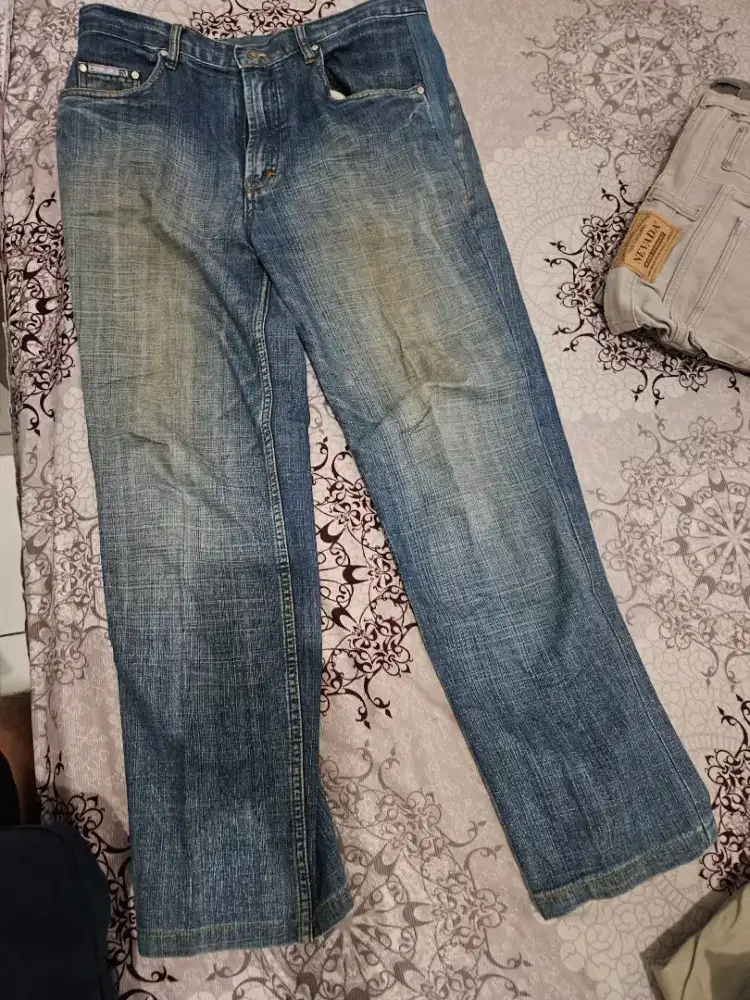 Preloved celana jeans biru number 61