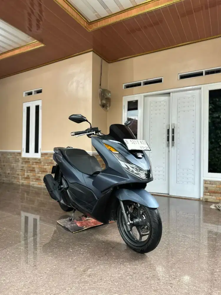 Honda pcx tahun 2023