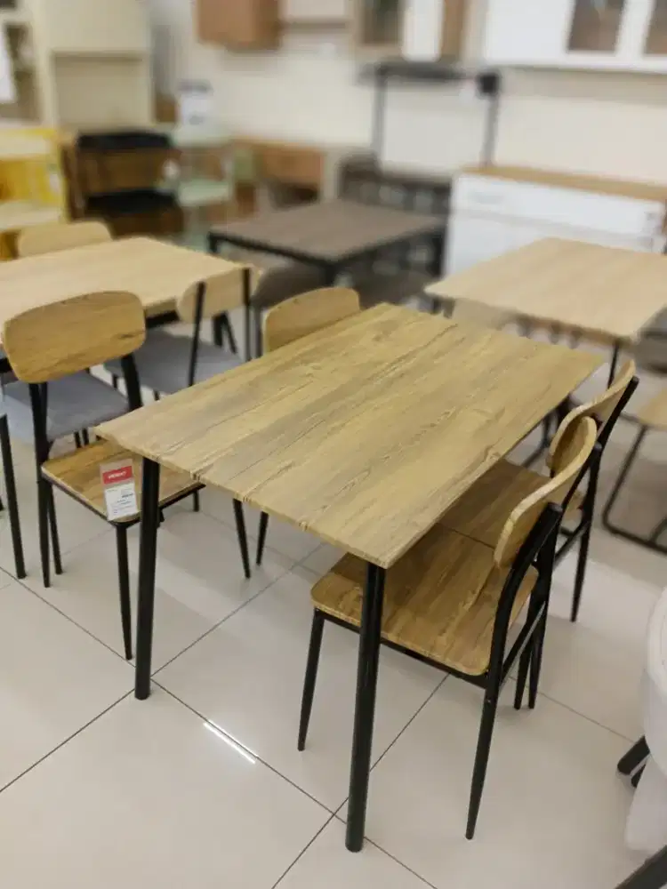 SET MEJA MAKAN MINIMALIS