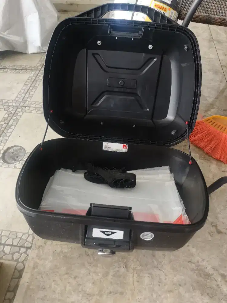 Di jual box givi E43NTL adv