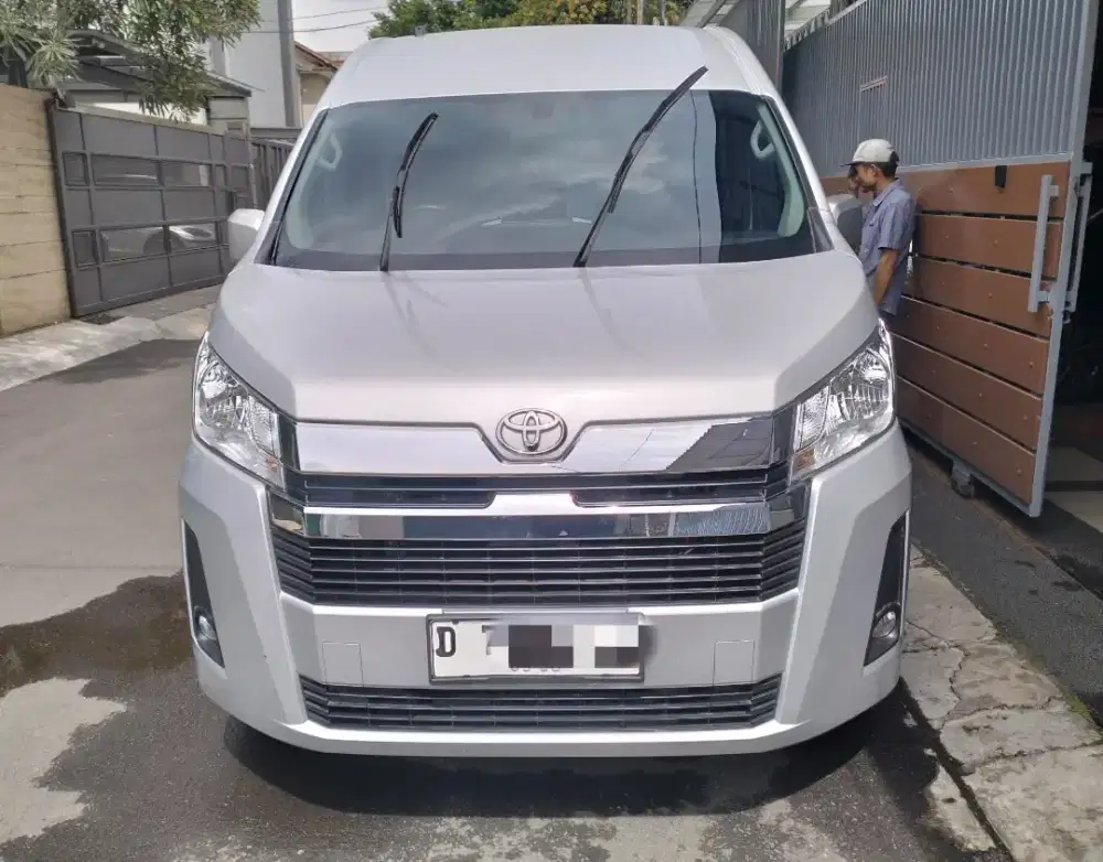 Hiace Premio 2025