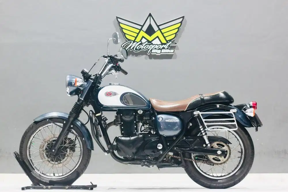 Kawasaki w250 estrella 2019 like new Z250 CBR 250 er6n versys 250