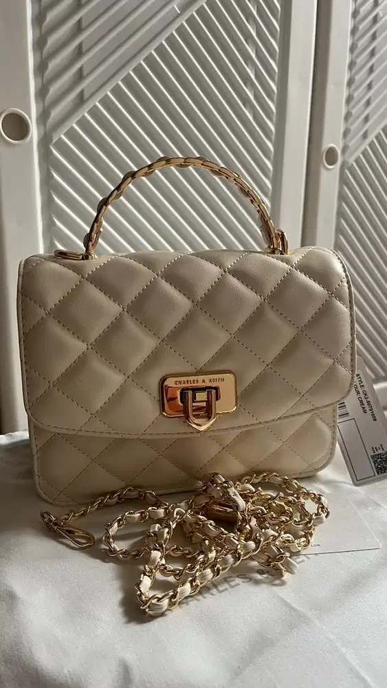 TAS CHARLES & KEITH  CREAM