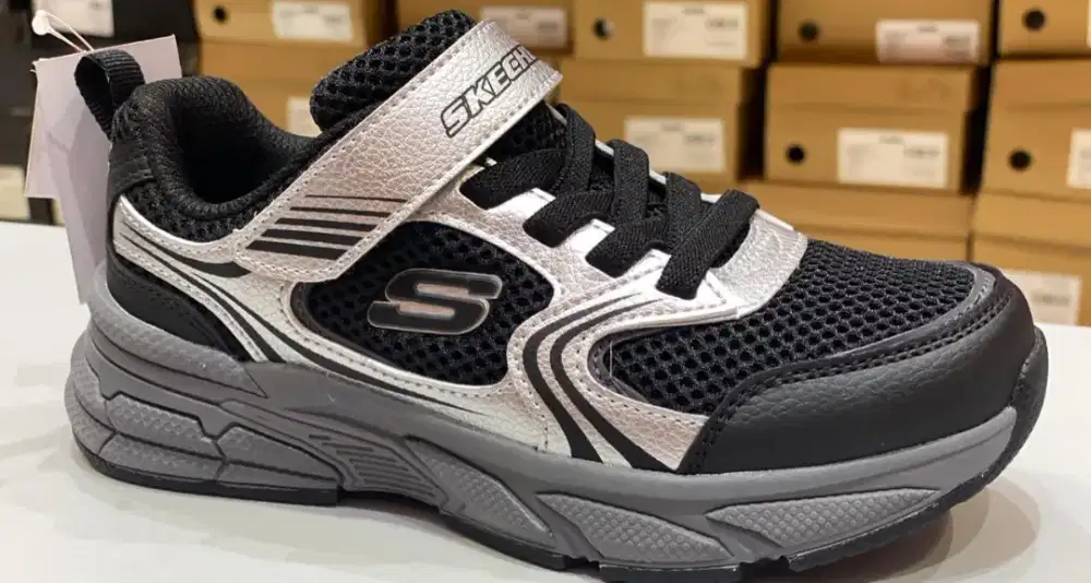 Sepatu skechers anak original