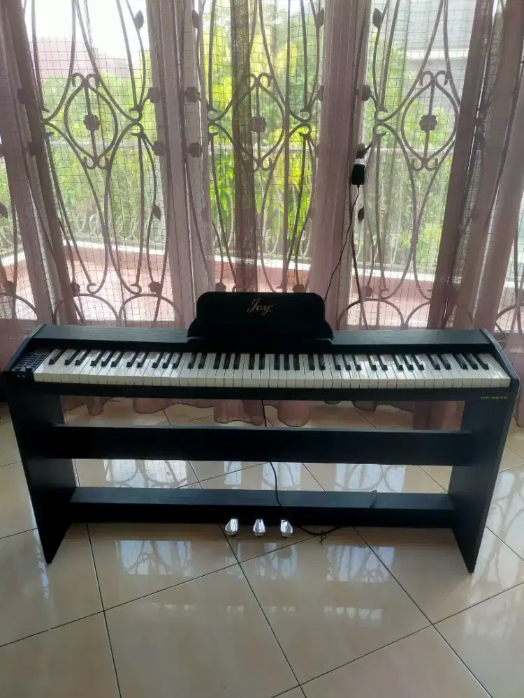 Digital Joy Piano 88 Tuts + 3 Pedals (Kondisi Mulus)