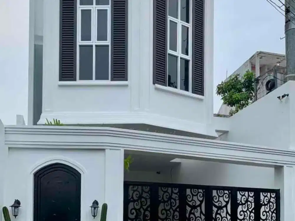 Turun! Brand New Rumah Modern Classic 2,5 Lt di Kemang Timur Anti Banjir