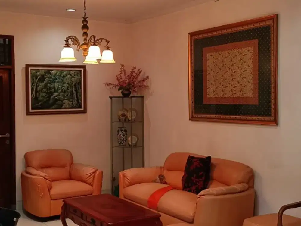 DIJUAL RUMAH TERAWAT DI CIBUBUR JAKARTA TIMUR