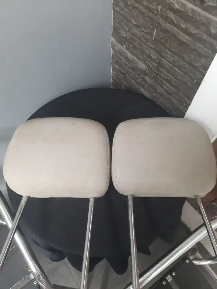 Headrest depan grand Livina