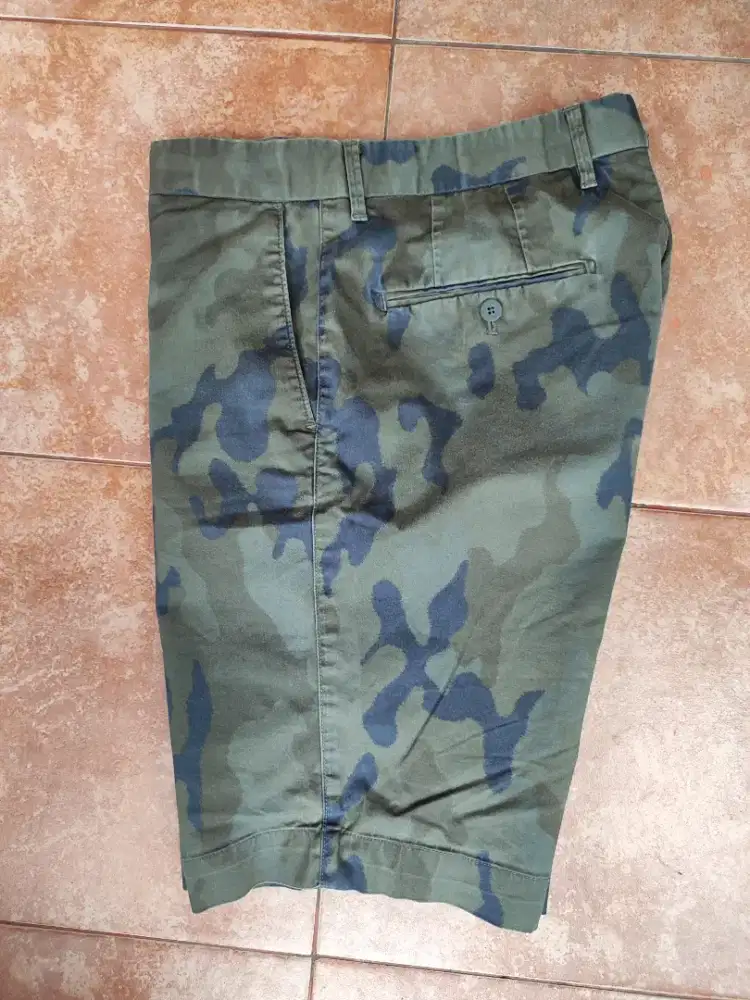 celana pendek loreng