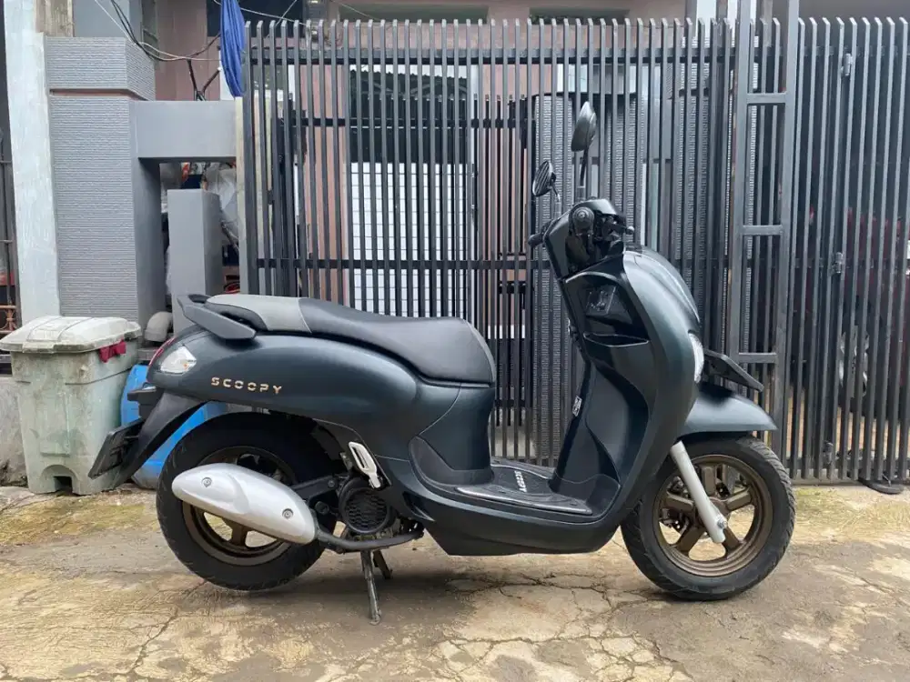 Scoopy Prestige keyless 2025 Hitam