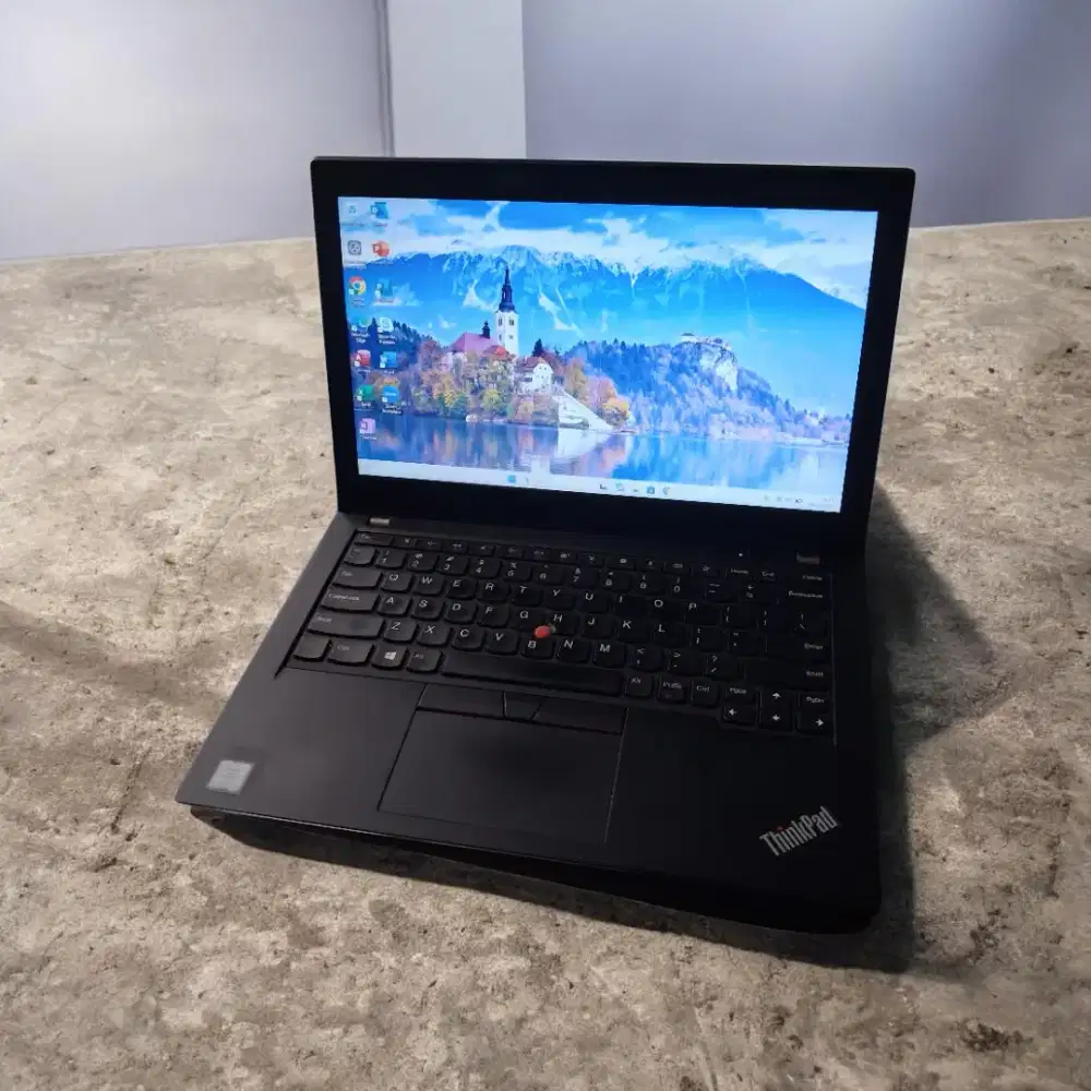 Thinkpad X280 Core i7gen8 siap pakai