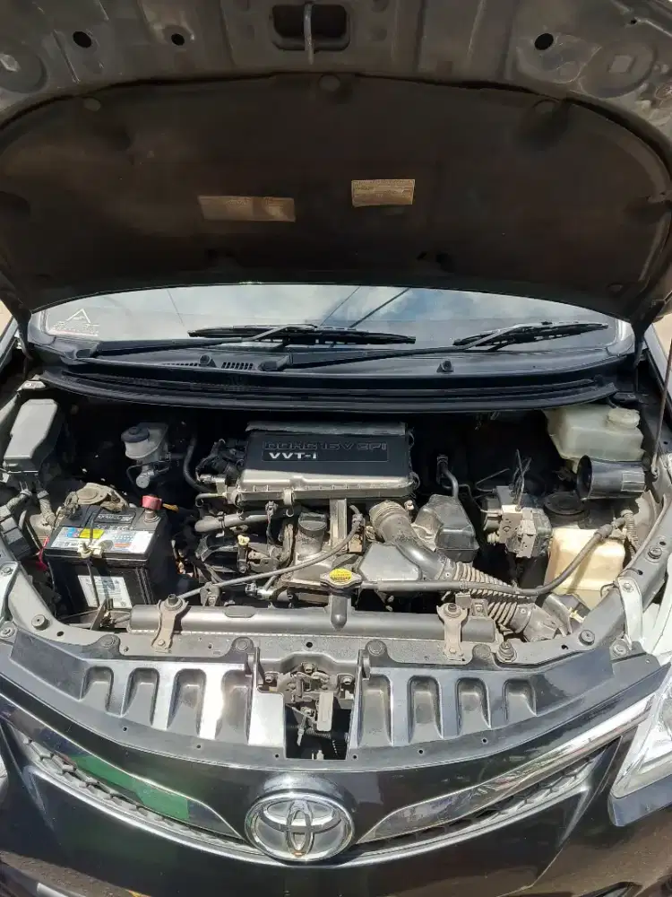 toyota avanza veloz mt 2012 plat R pwt