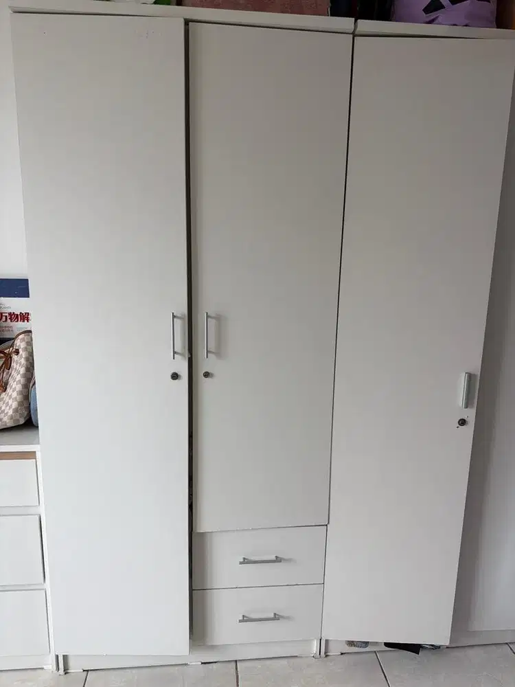 Lemari baju 2 pintu