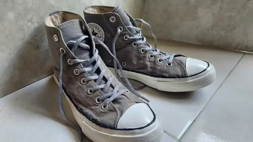 Sepatu Converse sz 43 abu abu