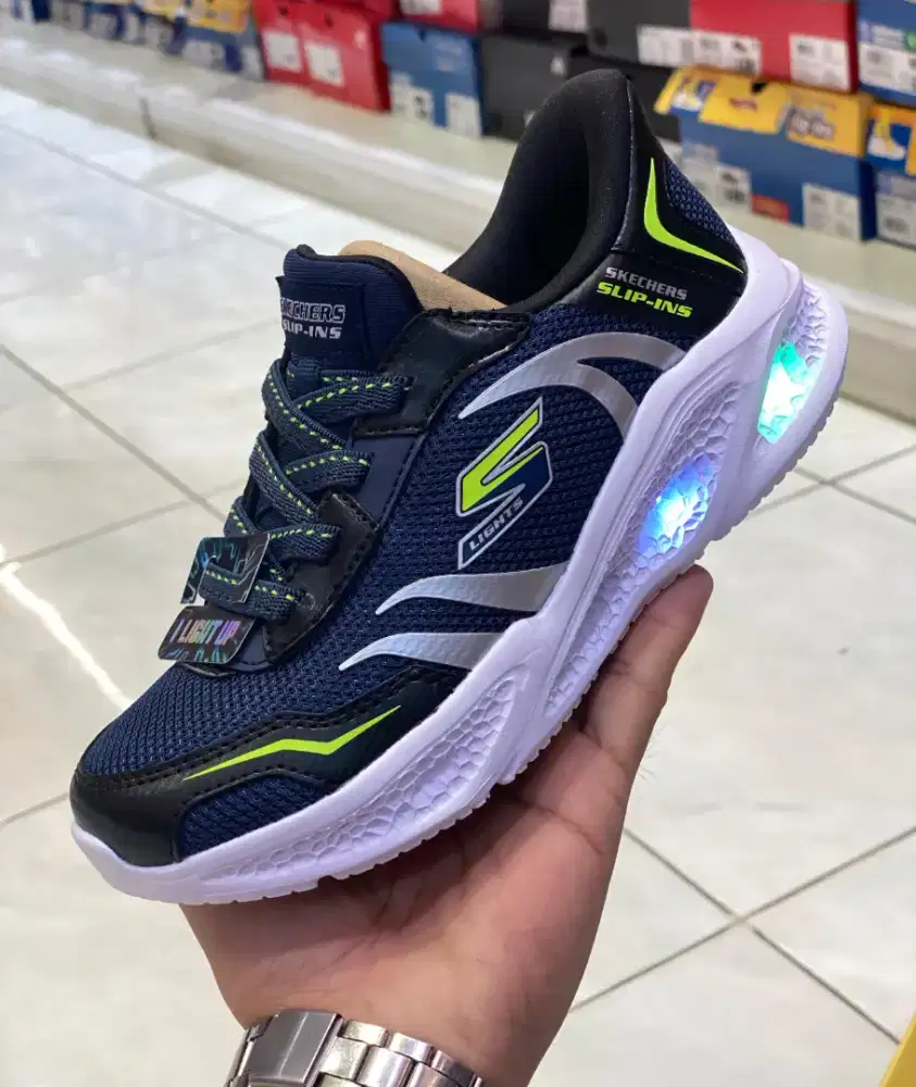 Sepatu skechers anak original