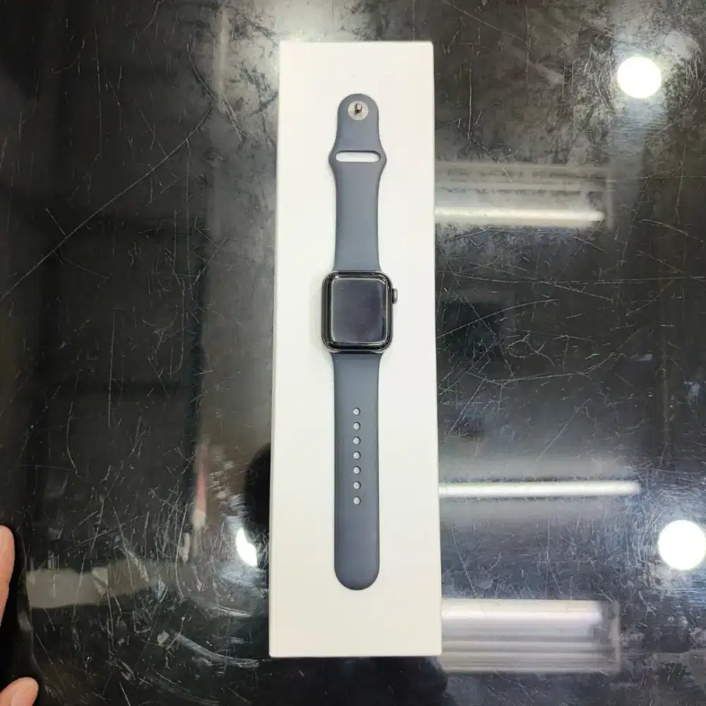 Apple Watch SE 2 40MM Space Grey Aluminum Case Midnight Sport Band