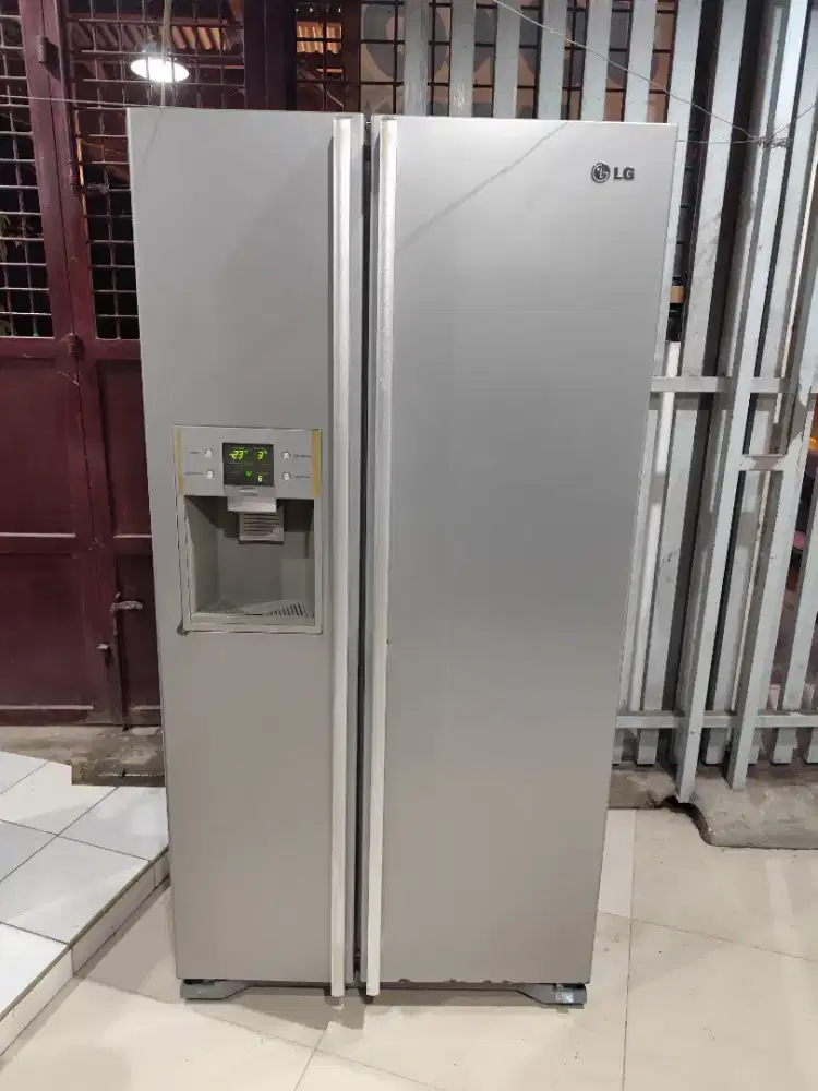 Terima kulkas dan freezer rusak dijemput ketempat