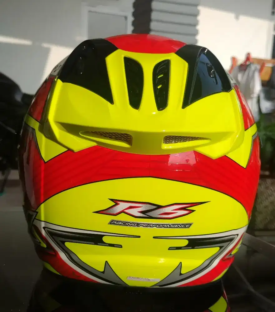 DIJUAL HELM NHK R6 TWIN AIR