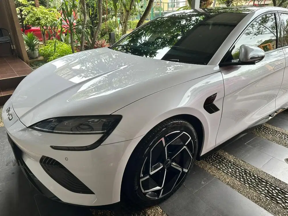 BYD Seal Performance AWD Putih Terawat