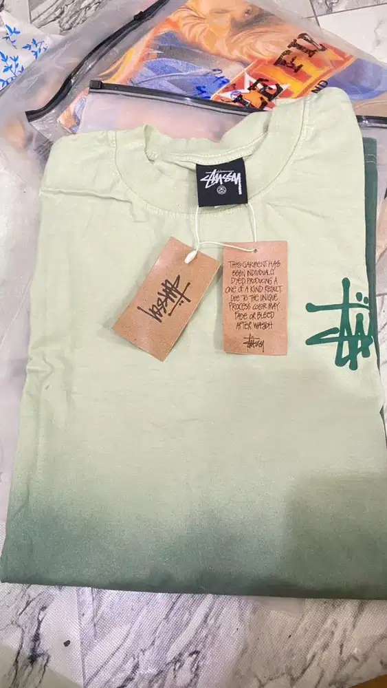 kaos stussy motif jarang