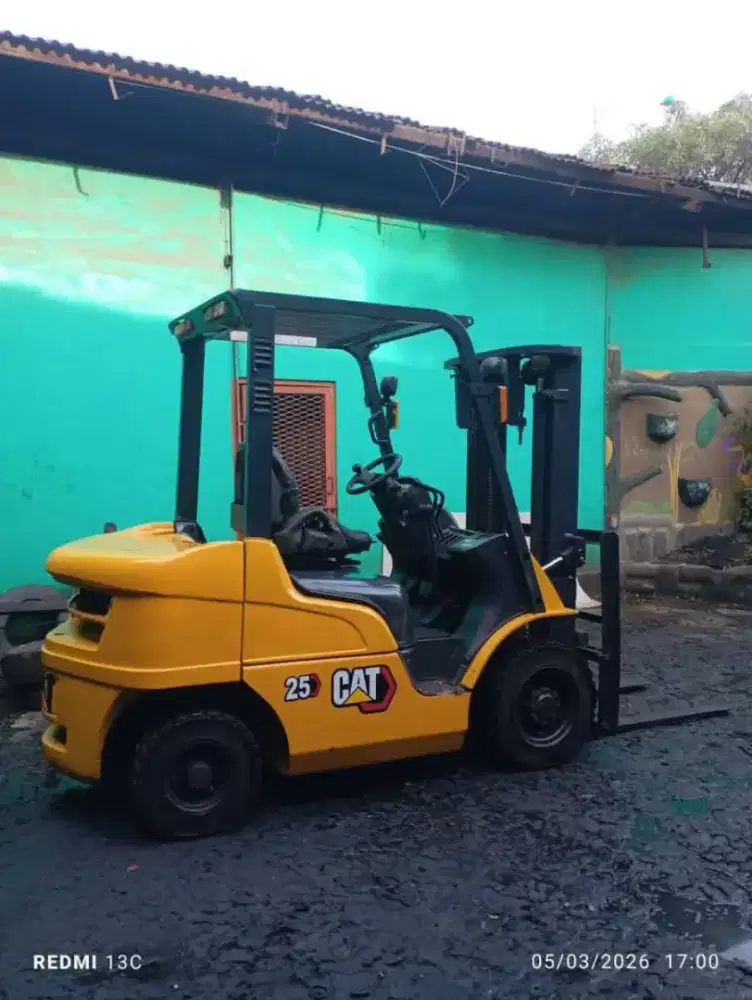Forklift Caterpillar 2,5 Ton,Manual,Tiang 3 Meter,Mesin S4S,Tahun 2019