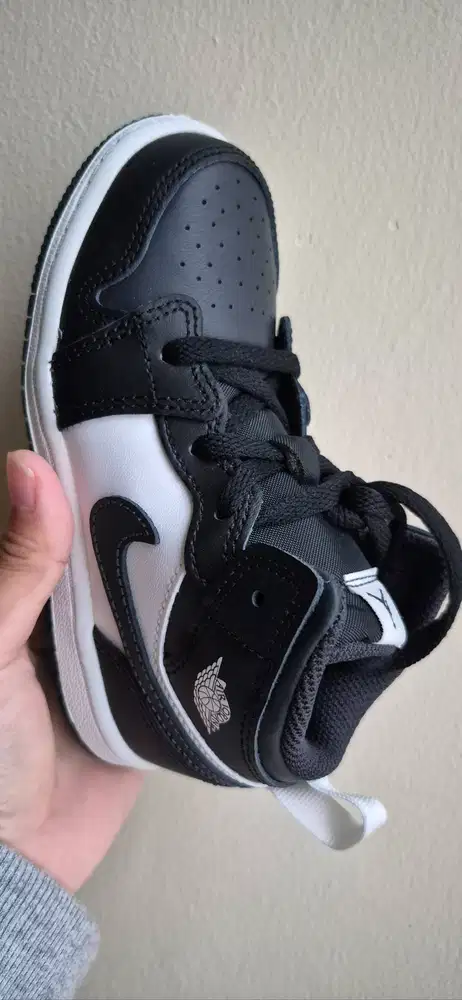 Sepatu Air Jordan 1