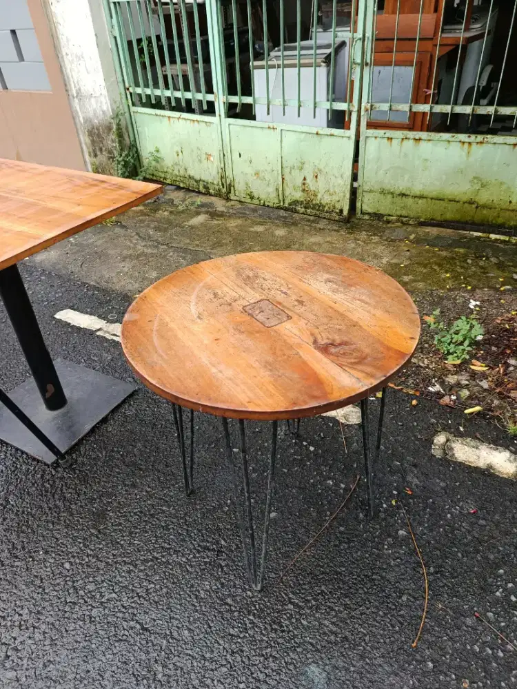 Meja bundar kayu bagus kaki besi