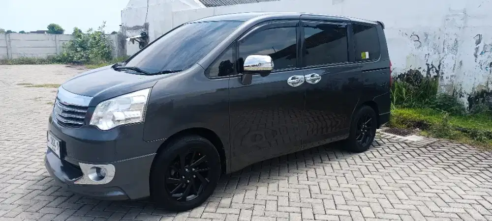 Toyota Nav1 tahun 2014