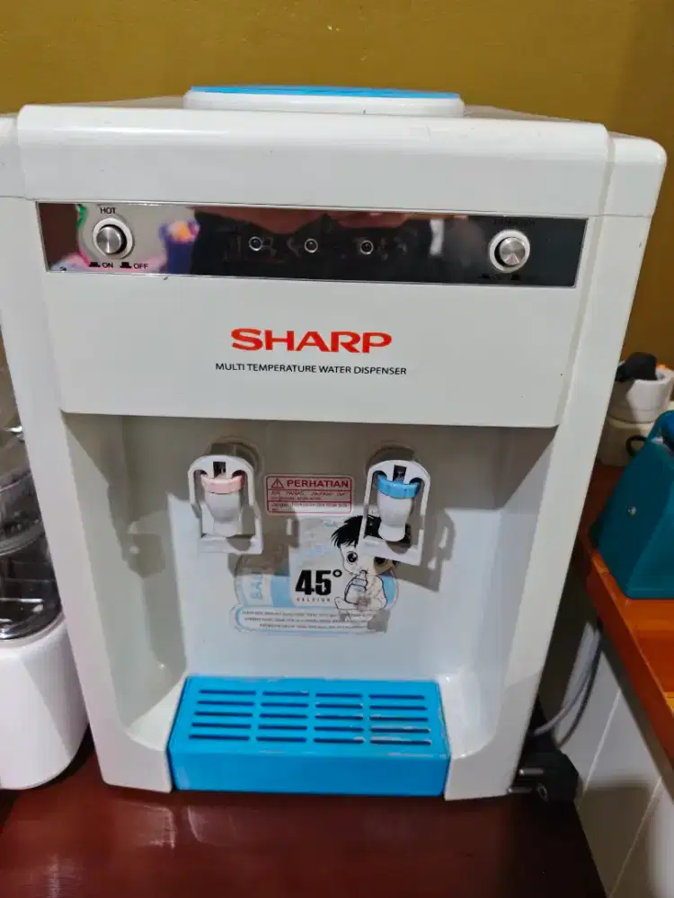 Dispenser sharp galon atas