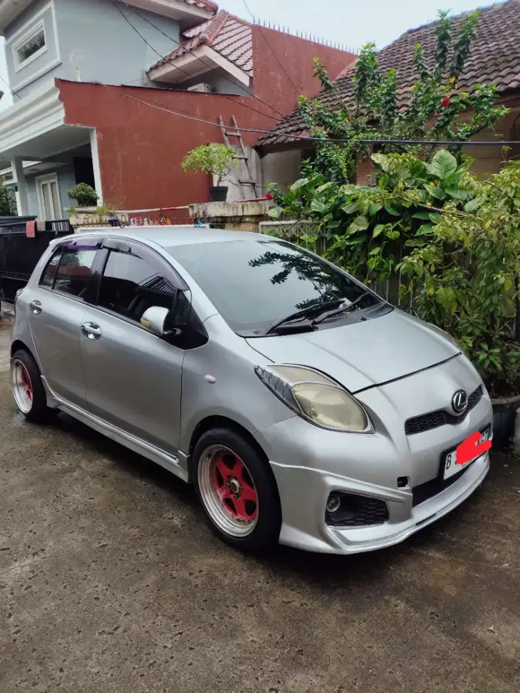 Toyota Yaris 1.5 MT 2012 Bensin