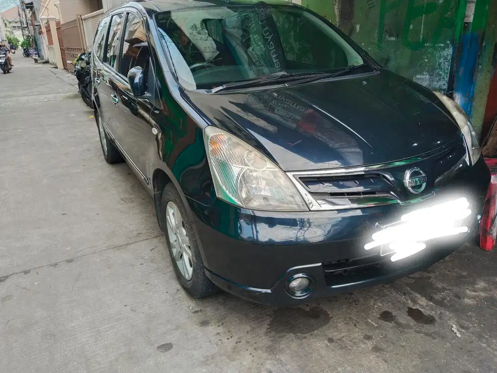 Nissan Livina 2011 Bensin