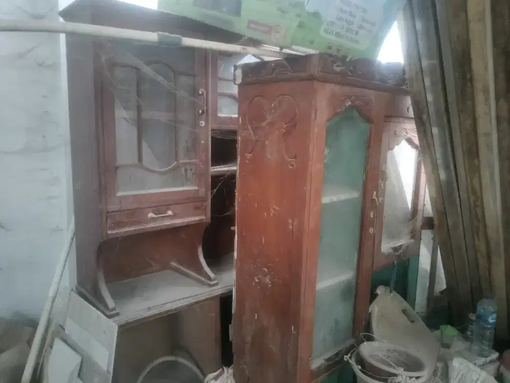 jual 2 lemari kayu